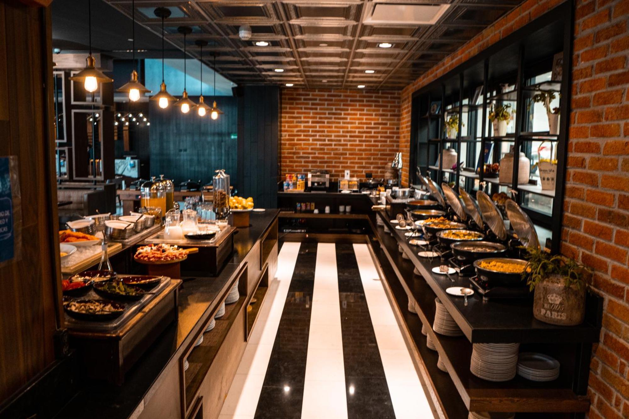 Doubletree By Hilton Celaya Celaya  Kültér fotó